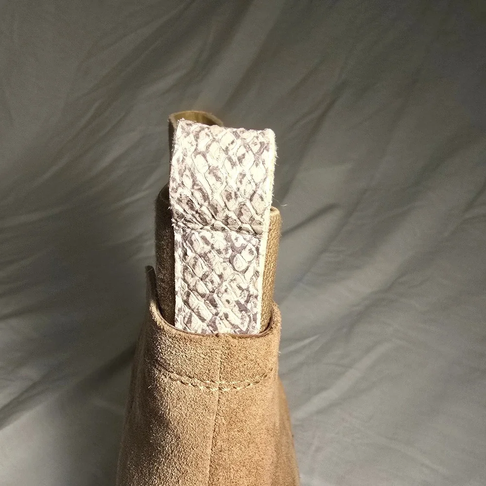 Dolce Vita Tan Suede Wedge Ankle Boots Lug Sole Snakeskin Pull Tab Womens 9